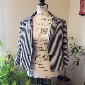 🌹 BCBG Natalie cropped striped jacket